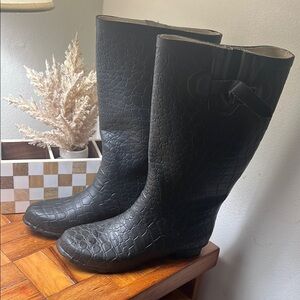 NW/OT Black Crocodile Pattern Women's Boots